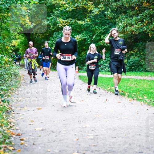 12.10.2025 - Bramfelder Halbmarathon 2025 Dr. Thomas Lammeyer http://msf.ph/oto/9358078 12.10.2025 11:03:07 Laufen 2953, 2595, 2595, 2815, 2048 meine-sportfotos.de
