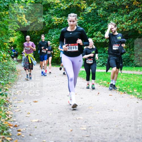 12.10.2025 - Bramfelder Halbmarathon 2025 Dr. Thomas Lammeyer http://msf.ph/oto/9358082 12.10.2025 11:03:08 Laufen 9636, 2815, 2953, 2595, 2636, 2048 meine-sportfotos.de