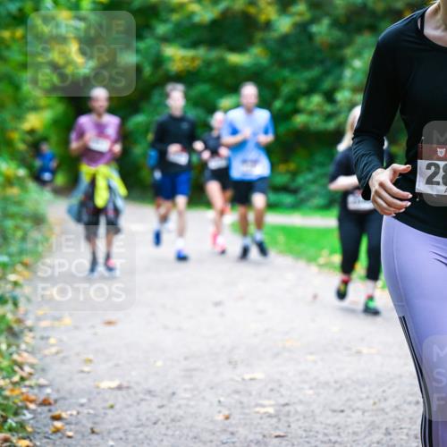 12.10.2025 - Bramfelder Halbmarathon 2025 Dr. Thomas Lammeyer http://msf.ph/oto/9358091 12.10.2025 11:03:09 Laufen 34, 2815 meine-sportfotos.de