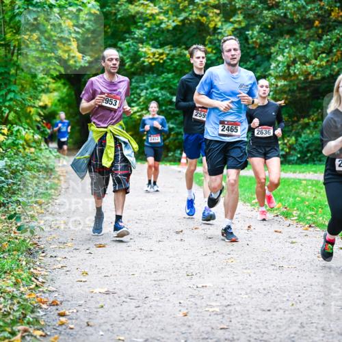 12.10.2025 - Bramfelder Halbmarathon 2025 Dr. Thomas Lammeyer http://msf.ph/oto/9358098 12.10.2025 11:03:11 Laufen 953, 2452, 259, 2465, 2636, 2048 meine-sportfotos.de