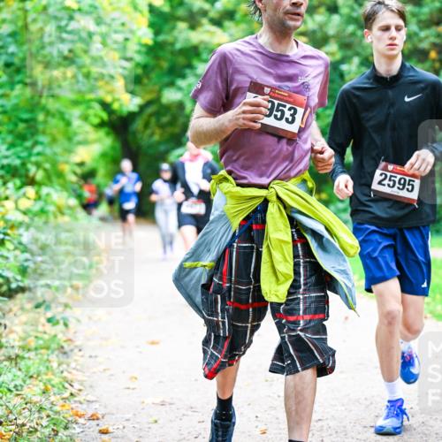 12.10.2025 - Bramfelder Halbmarathon 2025 Dr. Thomas Lammeyer http://msf.ph/oto/9358112 12.10.2025 11:03:13 Laufen 34, 353, 2595 meine-sportfotos.de