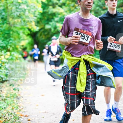 12.10.2025 - Bramfelder Halbmarathon 2025 Dr. Thomas Lammeyer http://msf.ph/oto/9358113 12.10.2025 11:03:13 Laufen 34, 2353, 2595 meine-sportfotos.de