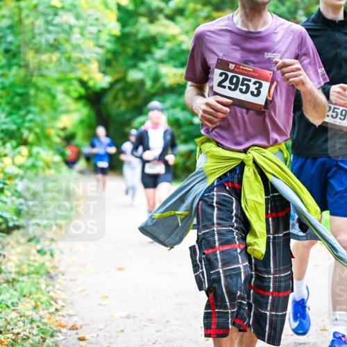 12.10.2025 - Bramfelder Halbmarathon 2025 Dr. Thomas Lammeyer http://msf.ph/oto/9358114 12.10.2025 11:03:13 Laufen 34, 2953, 2595 meine-sportfotos.de