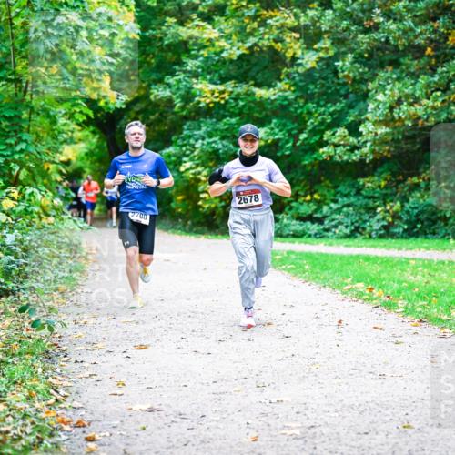 12.10.2025 - Bramfelder Halbmarathon 2025 Dr. Thomas Lammeyer http://msf.ph/oto/9358131 12.10.2025 11:03:17 Laufen 2708, 2678 meine-sportfotos.de