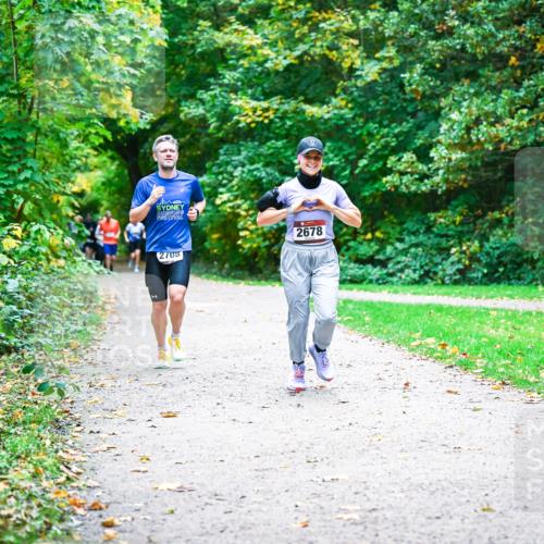 12.10.2025 - Bramfelder Halbmarathon 2025 Dr. Thomas Lammeyer http://msf.ph/oto/9358132 12.10.2025 11:03:17 Laufen 2703, 2678 meine-sportfotos.de