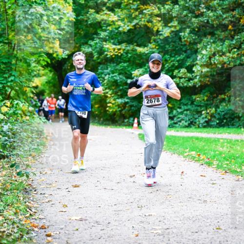 12.10.2025 - Bramfelder Halbmarathon 2025 Dr. Thomas Lammeyer http://msf.ph/oto/9358135 12.10.2025 11:03:18 Laufen 2708, 2678 meine-sportfotos.de