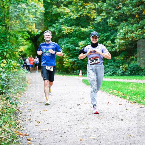 12.10.2025 - Bramfelder Halbmarathon 2025 Dr. Thomas Lammeyer http://msf.ph/oto/9358136 12.10.2025 11:03:18 Laufen 2678, 2708 meine-sportfotos.de
