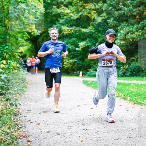 12.10.2025 - Bramfelder Halbmarathon 2025 Dr. Thomas Lammeyer http://msf.ph/oto/9358139 12.10.2025 11:03:18 Laufen 2708, 2678 meine-sportfotos.de