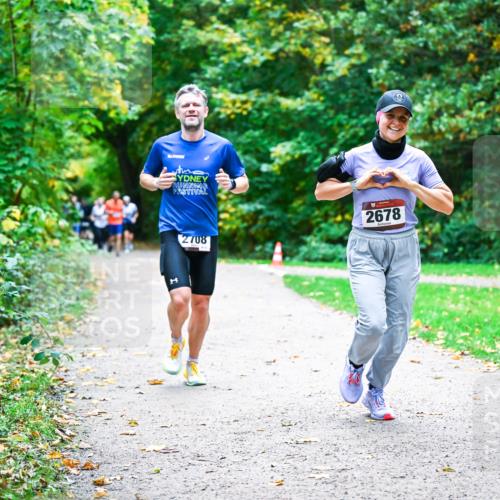 12.10.2025 - Bramfelder Halbmarathon 2025 Dr. Thomas Lammeyer http://msf.ph/oto/9358140 12.10.2025 11:03:18 Laufen 1, 2708, 2678 meine-sportfotos.de