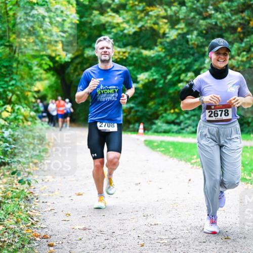 12.10.2025 - Bramfelder Halbmarathon 2025 Dr. Thomas Lammeyer http://msf.ph/oto/9358141 12.10.2025 11:03:19 Laufen 2708, 2678 meine-sportfotos.de