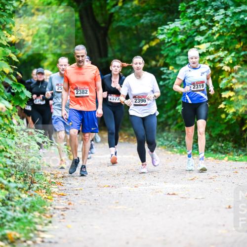 12.10.2025 - Bramfelder Halbmarathon 2025 Dr. Thomas Lammeyer http://msf.ph/oto/9358152 12.10.2025 11:03:24 Laufen 25, 2319, 2382, 2577, 2396 meine-sportfotos.de