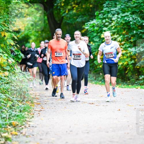 12.10.2025 - Bramfelder Halbmarathon 2025 Dr. Thomas Lammeyer http://msf.ph/oto/9358165 12.10.2025 11:03:26 Laufen 2382, 16, 2396, 577, 2319 meine-sportfotos.de