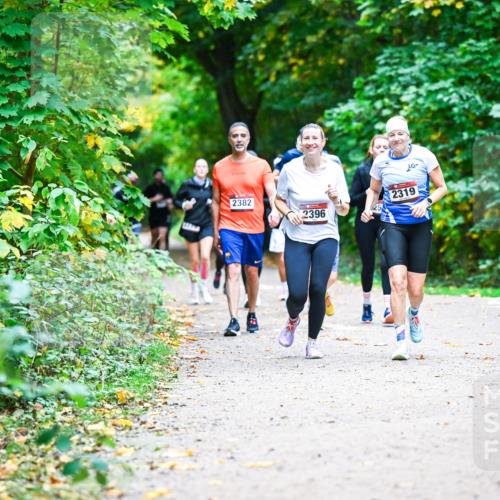 12.10.2025 - Bramfelder Halbmarathon 2025 Dr. Thomas Lammeyer http://msf.ph/oto/9358170 12.10.2025 11:03:27 Laufen 2382, 2396, 2319 meine-sportfotos.de