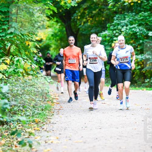 12.10.2025 - Bramfelder Halbmarathon 2025 Dr. Thomas Lammeyer http://msf.ph/oto/9358171 12.10.2025 11:03:27 Laufen 2382, 2396, 2319 meine-sportfotos.de