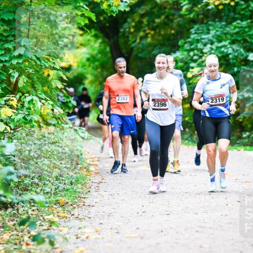 12.10.2025 - Bramfelder Halbmarathon 2025 Dr. Thomas Lammeyer http://msf.ph/oto/9358175 12.10.2025 11:03:28 Laufen 2382, 2396, 2319 meine-sportfotos.de