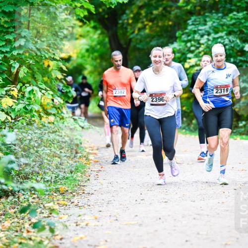 12.10.2025 - Bramfelder Halbmarathon 2025 Dr. Thomas Lammeyer http://msf.ph/oto/9358177 12.10.2025 11:03:28 Laufen 2382, 23964, 2319 meine-sportfotos.de