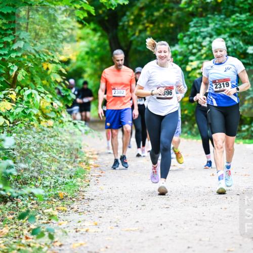 12.10.2025 - Bramfelder Halbmarathon 2025 Dr. Thomas Lammeyer http://msf.ph/oto/9358179 12.10.2025 11:03:28 Laufen 2382, 396, 2319 meine-sportfotos.de