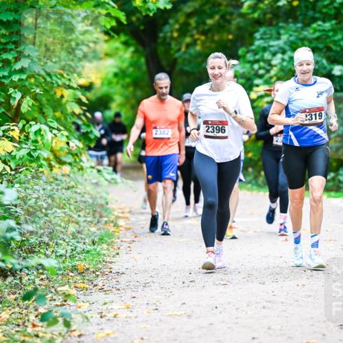 12.10.2025 - Bramfelder Halbmarathon 2025 Dr. Thomas Lammeyer http://msf.ph/oto/9358181 12.10.2025 11:03:29 Laufen 2319, 2382, 2396 meine-sportfotos.de