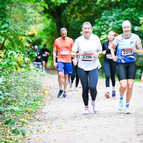 12.10.2025 - Bramfelder Halbmarathon 2025 Dr. Thomas Lammeyer http://msf.ph/oto/9358183 12.10.2025 11:03:29 Laufen 2382, 2396, 2319 meine-sportfotos.de