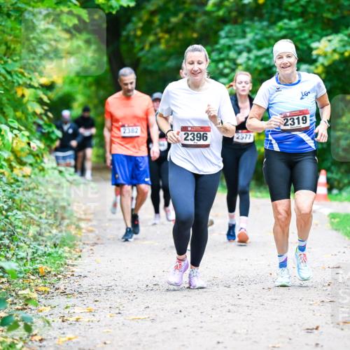 12.10.2025 - Bramfelder Halbmarathon 2025 Dr. Thomas Lammeyer http://msf.ph/oto/9358185 12.10.2025 11:03:29 Laufen 2382, 2319, 2396, 2577 meine-sportfotos.de