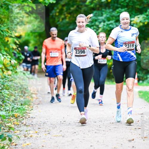 12.10.2025 - Bramfelder Halbmarathon 2025 Dr. Thomas Lammeyer http://msf.ph/oto/9358186 12.10.2025 11:03:30 Laufen 2382, 2396, 2577, 2319 meine-sportfotos.de
