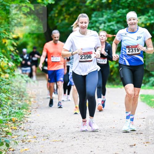12.10.2025 - Bramfelder Halbmarathon 2025 Dr. Thomas Lammeyer http://msf.ph/oto/9358188 12.10.2025 11:03:30 Laufen 2396, 2319 meine-sportfotos.de