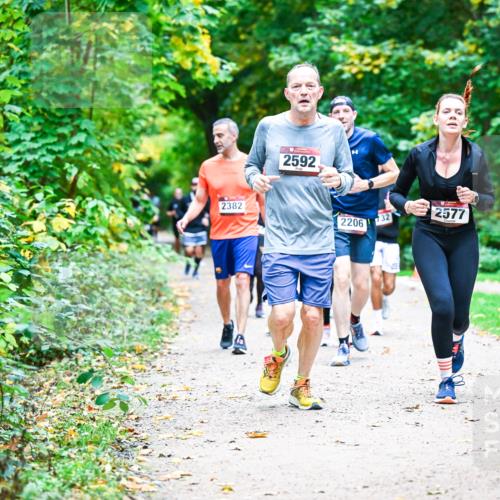 12.10.2025 - Bramfelder Halbmarathon 2025 Dr. Thomas Lammeyer http://msf.ph/oto/9358200 12.10.2025 11:03:33 Laufen 2382, 2592, 2577, 32, 2206 meine-sportfotos.de