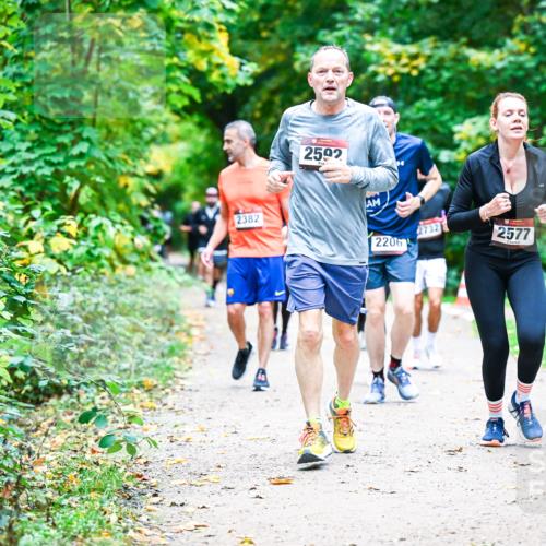 12.10.2025 - Bramfelder Halbmarathon 2025 Dr. Thomas Lammeyer http://msf.ph/oto/9358201 12.10.2025 11:03:33 Laufen 2382, 2592, 2206, 2732, 2577 meine-sportfotos.de