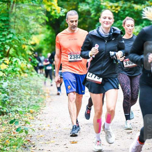 12.10.2025 - Bramfelder Halbmarathon 2025 Dr. Thomas Lammeyer http://msf.ph/oto/9358213 12.10.2025 11:03:37 Laufen 2382, 2775, 240, 2398 meine-sportfotos.de