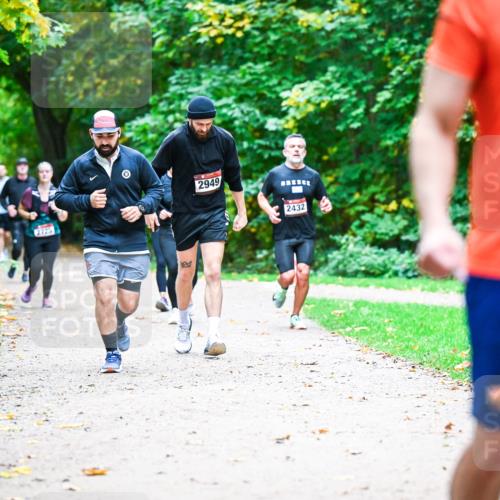 12.10.2025 - Bramfelder Halbmarathon 2025 Dr. Thomas Lammeyer http://msf.ph/oto/9358219 12.10.2025 11:03:40 Laufen 2725, 2949, 2432, 2382 meine-sportfotos.de