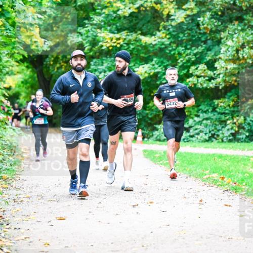 12.10.2025 - Bramfelder Halbmarathon 2025 Dr. Thomas Lammeyer http://msf.ph/oto/9358230 12.10.2025 11:03:42 Laufen 2432 meine-sportfotos.de