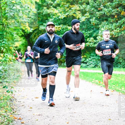 12.10.2025 - Bramfelder Halbmarathon 2025 Dr. Thomas Lammeyer http://msf.ph/oto/9358241 12.10.2025 11:03:43 Laufen 949, 2432 meine-sportfotos.de