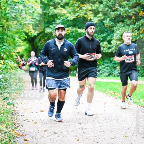 12.10.2025 - Bramfelder Halbmarathon 2025 Dr. Thomas Lammeyer http://msf.ph/oto/9358242 12.10.2025 11:03:44 Laufen 949, 2432 meine-sportfotos.de