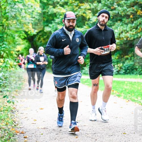 12.10.2025 - Bramfelder Halbmarathon 2025 Dr. Thomas Lammeyer http://msf.ph/oto/9358246 12.10.2025 11:03:44 Laufen 949, 2432 meine-sportfotos.de