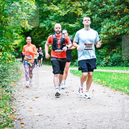 12.10.2025 - Bramfelder Halbmarathon 2025 Dr. Thomas Lammeyer http://msf.ph/oto/9358289 12.10.2025 11:03:56 Laufen 2399, 2893 meine-sportfotos.de