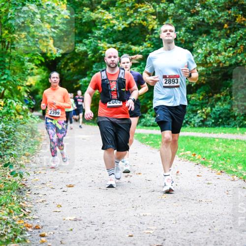 12.10.2025 - Bramfelder Halbmarathon 2025 Dr. Thomas Lammeyer http://msf.ph/oto/9358290 12.10.2025 11:03:56 Laufen 2399, 2005, 2893 meine-sportfotos.de