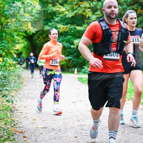 12.10.2025 - Bramfelder Halbmarathon 2025 Dr. Thomas Lammeyer http://msf.ph/oto/9358303 12.10.2025 11:03:58 Laufen 2399, 603, 315, 28 meine-sportfotos.de