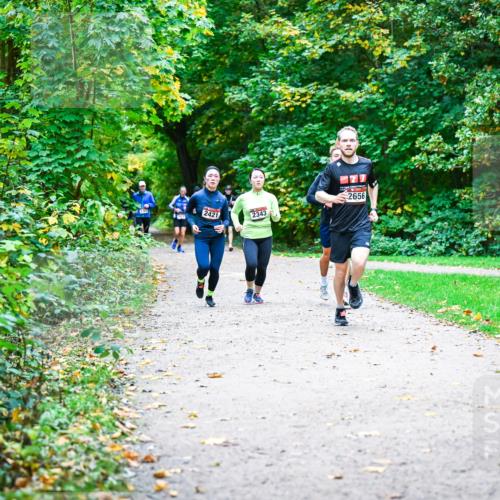12.10.2025 - Bramfelder Halbmarathon 2025 Dr. Thomas Lammeyer http://msf.ph/oto/9358317 12.10.2025 11:04:02 Laufen 2421, 2343, 2656 meine-sportfotos.de