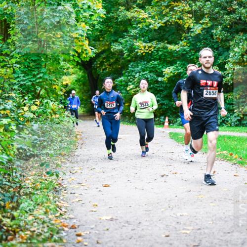 12.10.2025 - Bramfelder Halbmarathon 2025 Dr. Thomas Lammeyer http://msf.ph/oto/9358322 12.10.2025 11:04:03 Laufen 2421, 2343, 2656 meine-sportfotos.de
