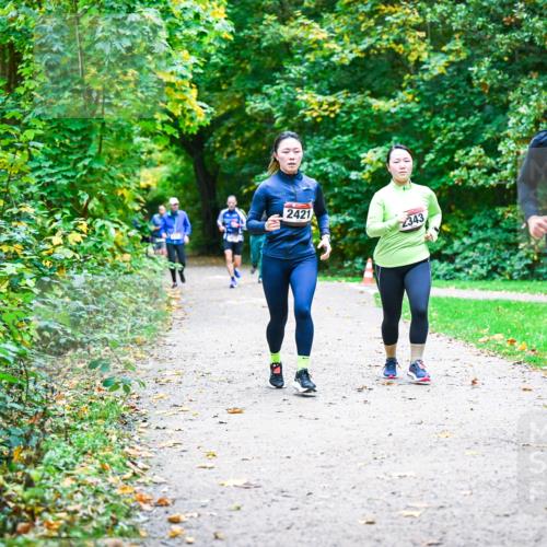 12.10.2025 - Bramfelder Halbmarathon 2025 Dr. Thomas Lammeyer http://msf.ph/oto/9358332 12.10.2025 11:04:04 Laufen 2421, 2343, 2895 meine-sportfotos.de