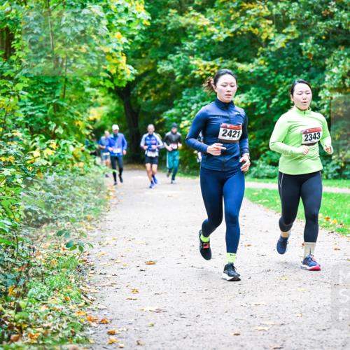 12.10.2025 - Bramfelder Halbmarathon 2025 Dr. Thomas Lammeyer http://msf.ph/oto/9358338 12.10.2025 11:04:05 Laufen 2421, 2343 meine-sportfotos.de