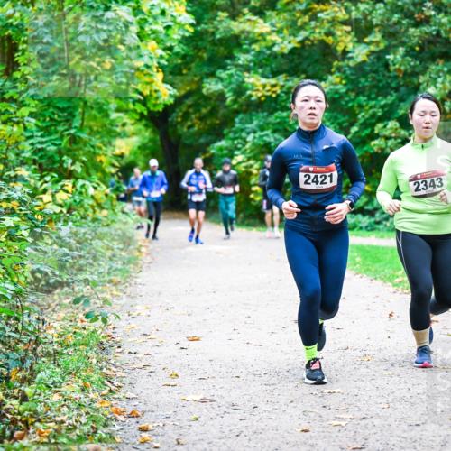 12.10.2025 - Bramfelder Halbmarathon 2025 Dr. Thomas Lammeyer http://msf.ph/oto/9358341 12.10.2025 11:04:05 Laufen 2421, 2343 meine-sportfotos.de