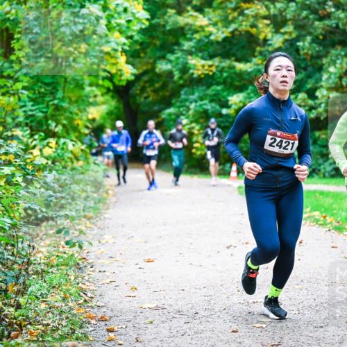 12.10.2025 - Bramfelder Halbmarathon 2025 Dr. Thomas Lammeyer http://msf.ph/oto/9358344 12.10.2025 11:04:06 Laufen 2421, 2343 meine-sportfotos.de