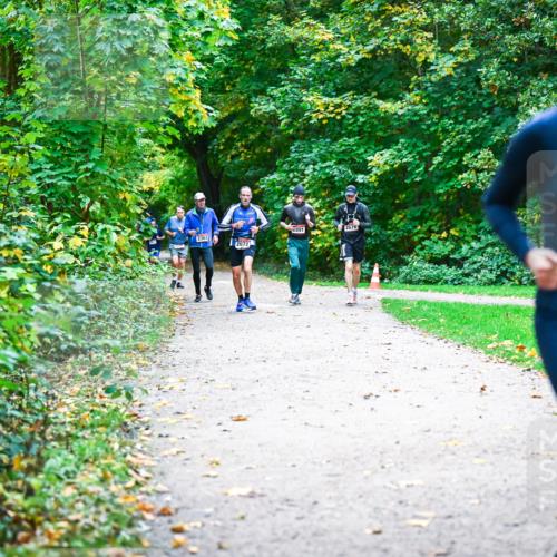 12.10.2025 - Bramfelder Halbmarathon 2025 Dr. Thomas Lammeyer http://msf.ph/oto/9358347 12.10.2025 11:04:07 Laufen 2676, 2363, 2421 meine-sportfotos.de
