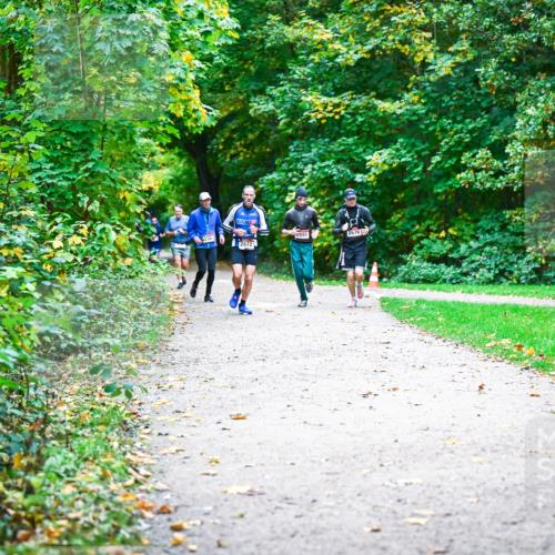 12.10.2025 - Bramfelder Halbmarathon 2025 Dr. Thomas Lammeyer http://msf.ph/oto/9358349 12.10.2025 11:04:07 Laufen 2672, 1682, 2676 meine-sportfotos.de