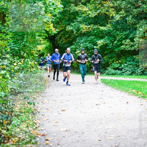 12.10.2025 - Bramfelder Halbmarathon 2025 Dr. Thomas Lammeyer http://msf.ph/oto/9358354 12.10.2025 11:04:07 Laufen 2672, 2891, 2676 meine-sportfotos.de