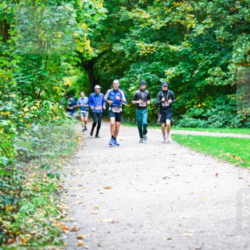 12.10.2025 - Bramfelder Halbmarathon 2025 Dr. Thomas Lammeyer http://msf.ph/oto/9358355 12.10.2025 11:04:08 Laufen 2891, 2676, 2363, 2672 meine-sportfotos.de