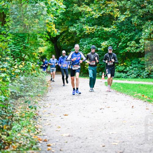 12.10.2025 - Bramfelder Halbmarathon 2025 Dr. Thomas Lammeyer http://msf.ph/oto/9358358 12.10.2025 11:04:09 Laufen 891, 2676, 2363, 2672 meine-sportfotos.de