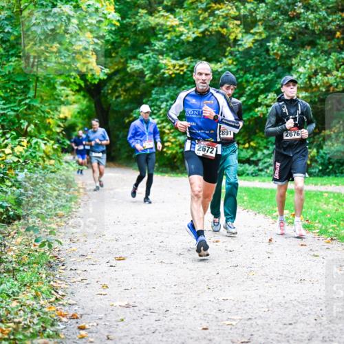 12.10.2025 - Bramfelder Halbmarathon 2025 Dr. Thomas Lammeyer http://msf.ph/oto/9358368 12.10.2025 11:04:11 Laufen 236, 2672, 891, 2676 meine-sportfotos.de