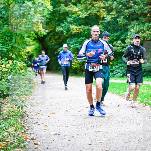 12.10.2025 - Bramfelder Halbmarathon 2025 Dr. Thomas Lammeyer http://msf.ph/oto/9358370 12.10.2025 11:04:11 Laufen 2672, 2676 meine-sportfotos.de